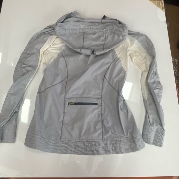 Lululemon Half Zip lightweight Jacket size 6 - Picture 3 of 7